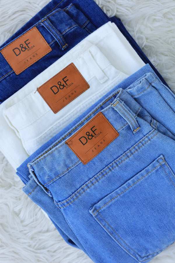 Wide-Fit Jeans